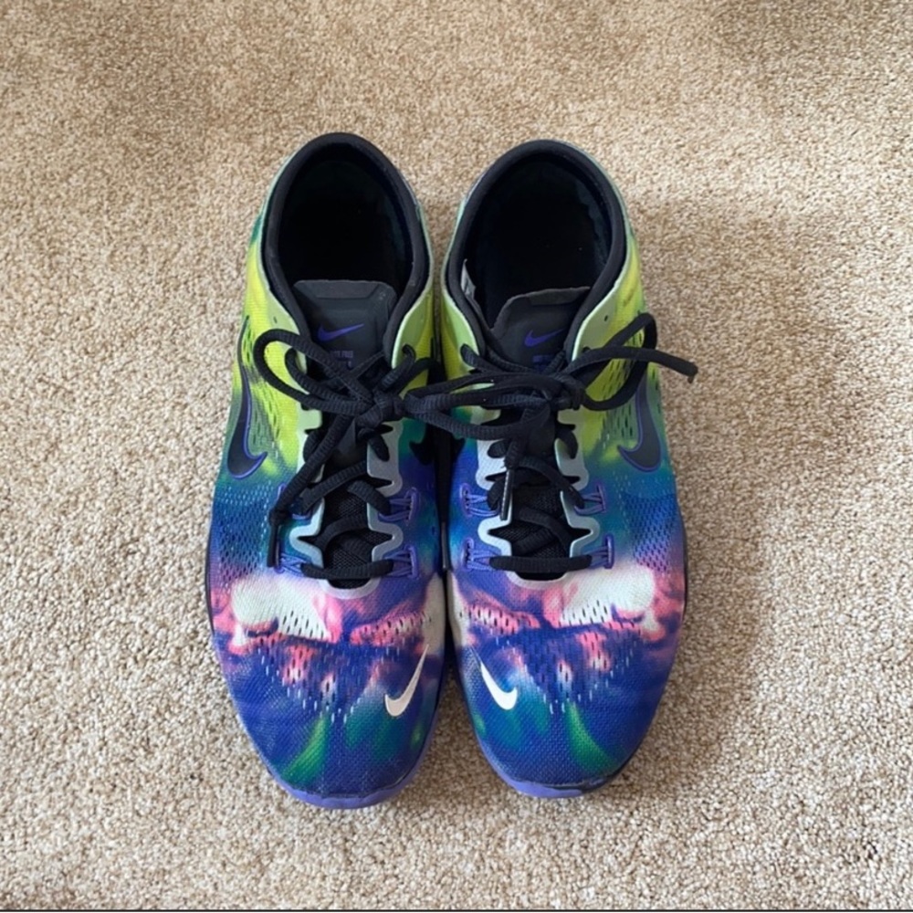 Nike shoes only worn a handful of times! Women’s 9.5